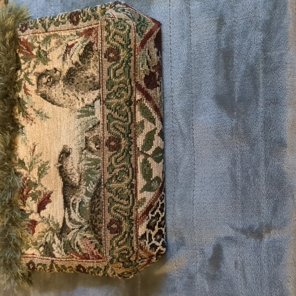 Chic Tapestry Shoulder Bag with Animal Motif - Picture 7 of 16